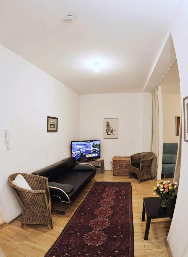 Apartman Old Centre - Rybarska Brana براتسيلافا المظهر الخارجي الصورة