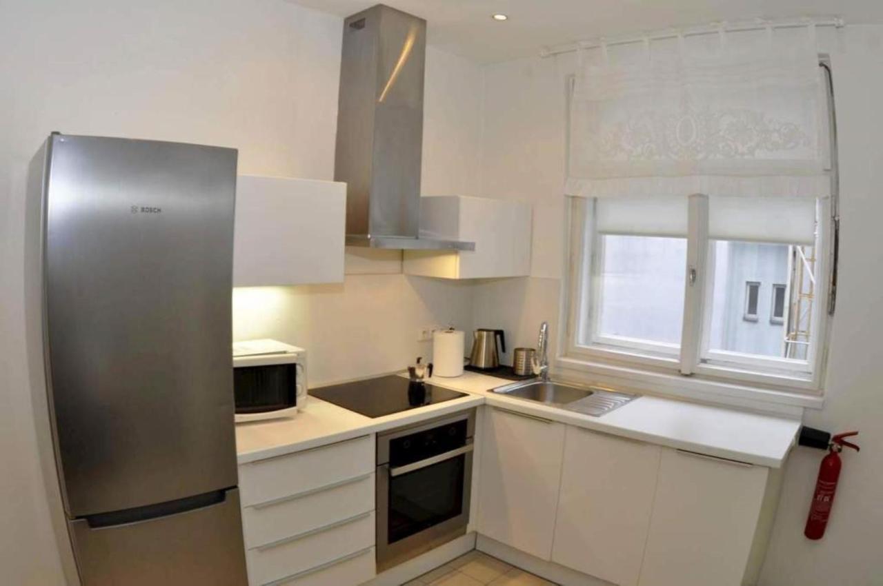 Apartman Old Centre - Rybarska Brana براتسيلافا المظهر الخارجي الصورة